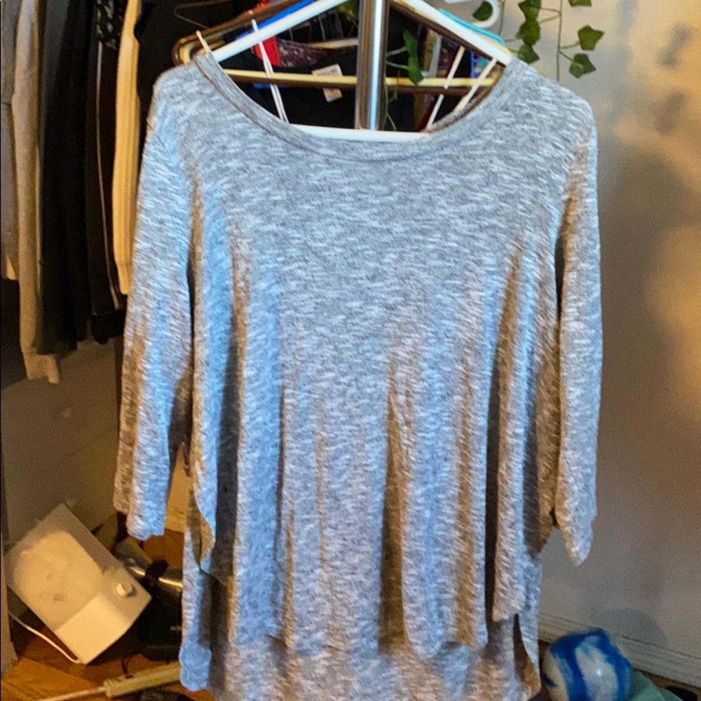 Light gray long sleeve shirt